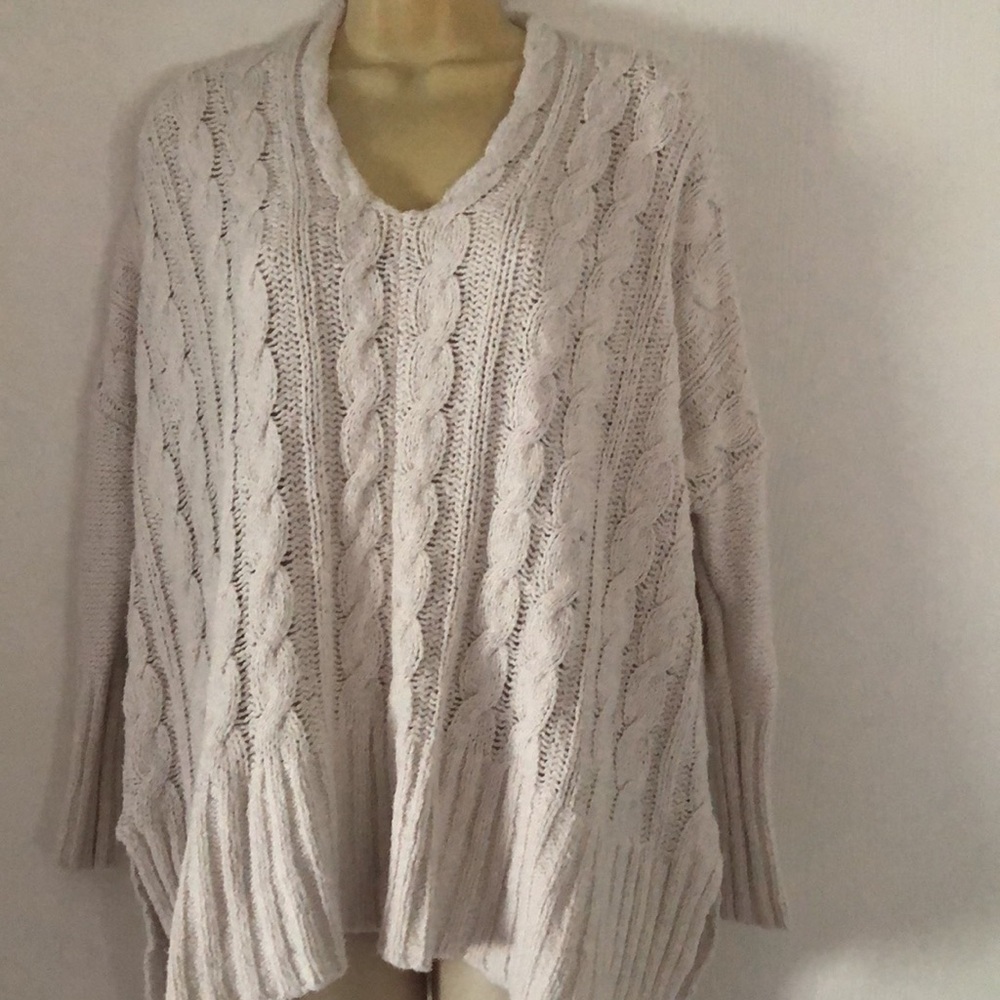 Women’s fall chunky knit Free people boho cable knit white sweater